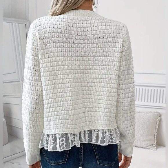 Elegant White Knit Sweater with Lace Trim - Picture 3 of 8